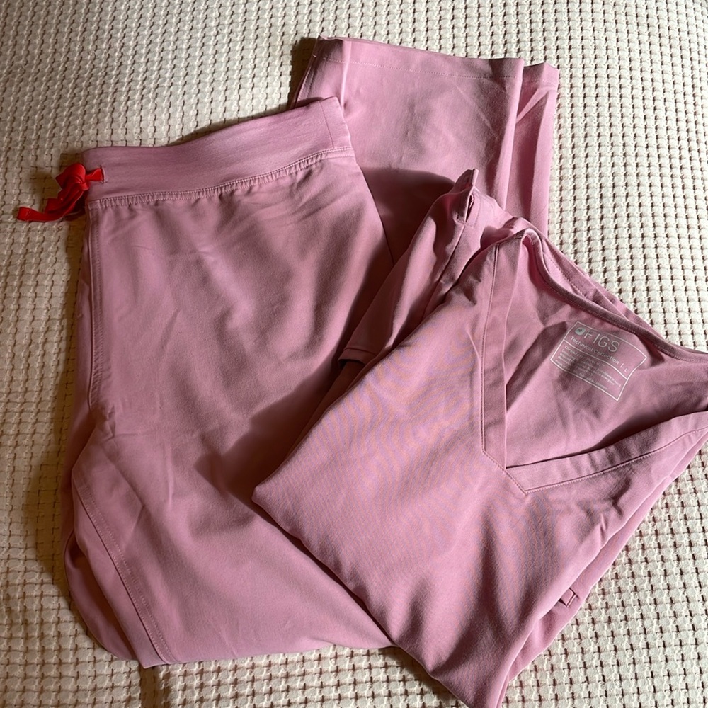 Figs scrub set chalk pink size large